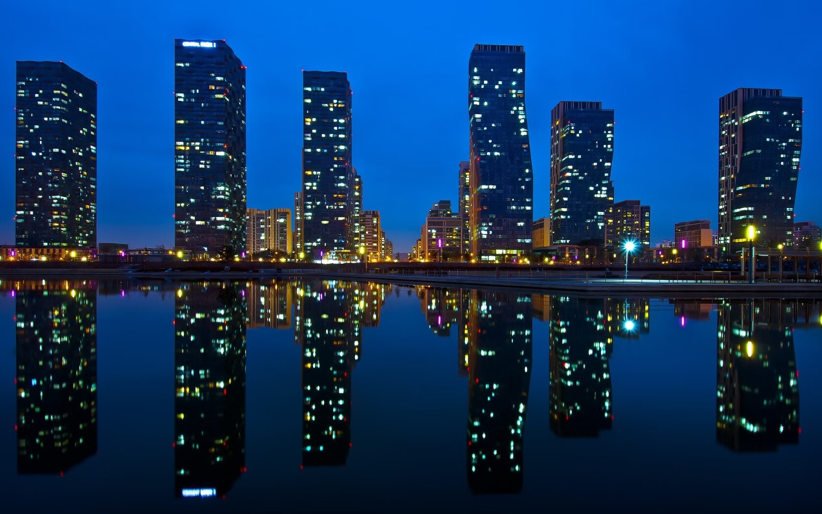 开云娱乐-英雄联盟青春杯决赛现场火爆,年轻战队崭露头角,青春总决赛多少钱