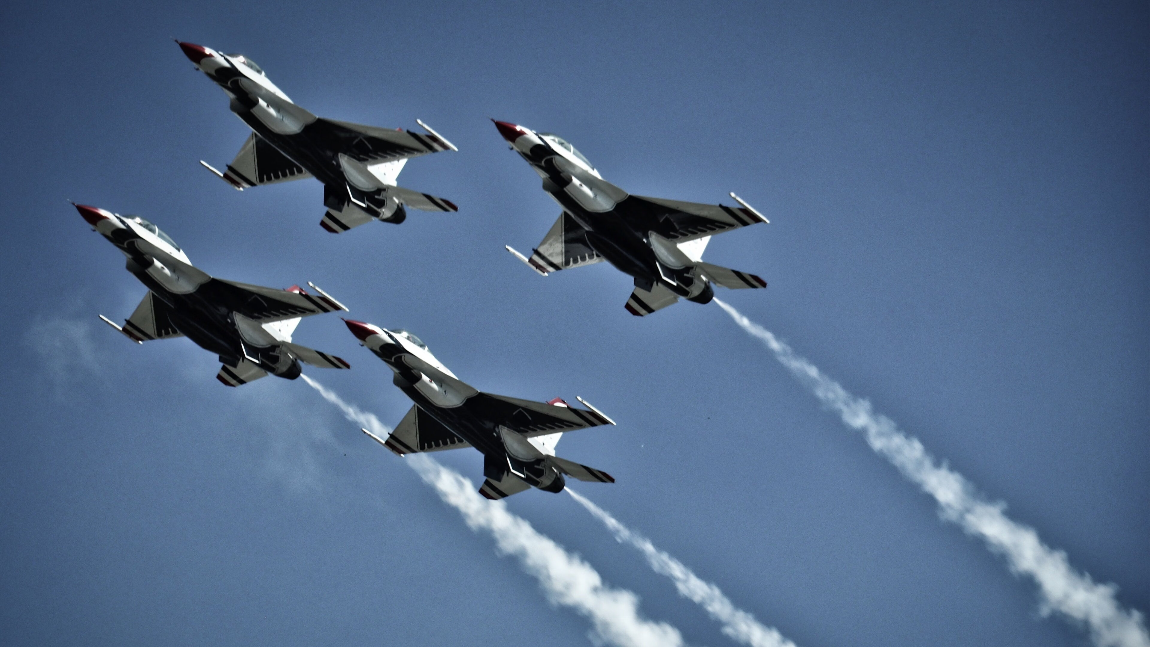 开云-意甲赛场上发生了一场惊心动魄的比赛,意甲赛场上发生了一场惊心动魄的比赛英语